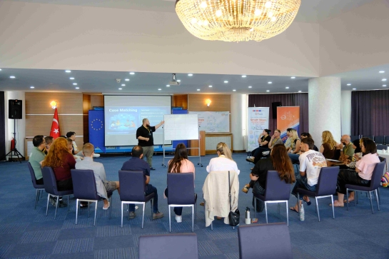 SMART STEPS Projesinde İlk Gün: Dijital Sağlık Okuryazarlığı ve Sahte Haberlerle Mücadele